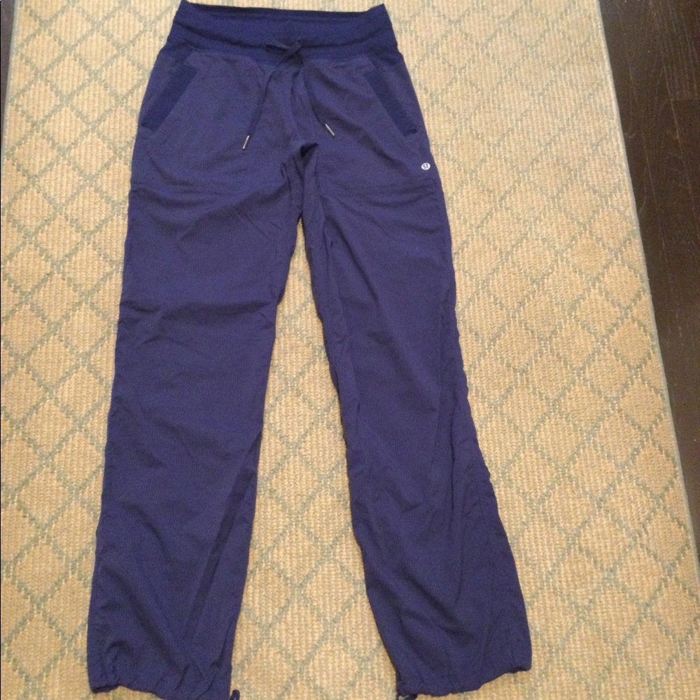 LuLulemon unlined dark navy blue studio pant. Great condition.